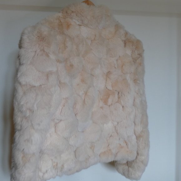 Small Rabbit fur coat - Picture 4 of 4
